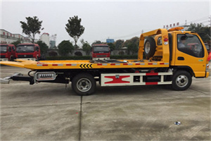 嘉鱼上门电瓶搭电